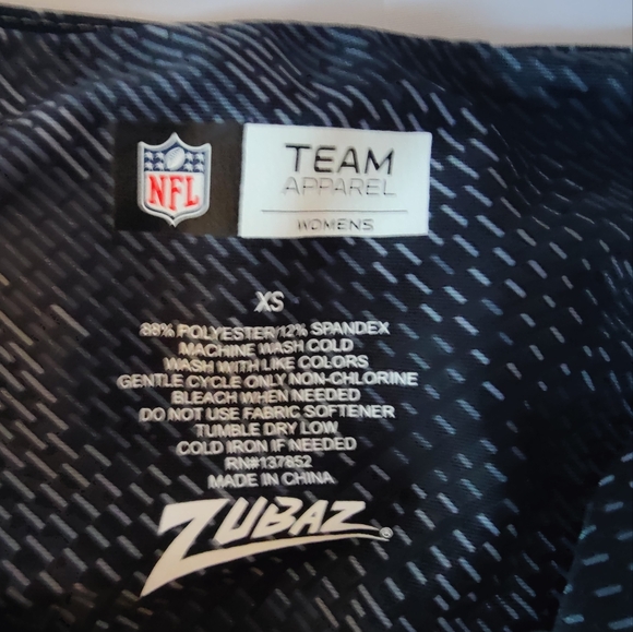 Kids Athletic Leggings in Black and Gray - Picture 4 of 6